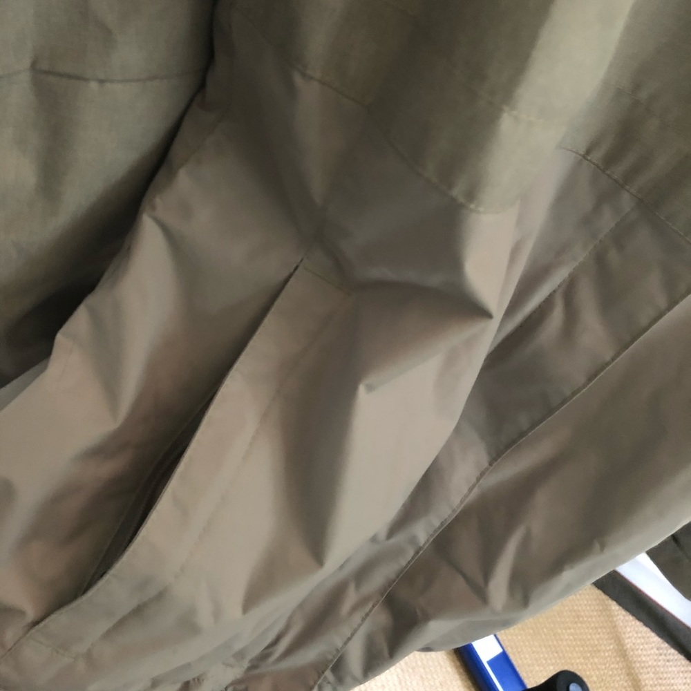 Columbia Rain Jacket - Picture 5 of 6